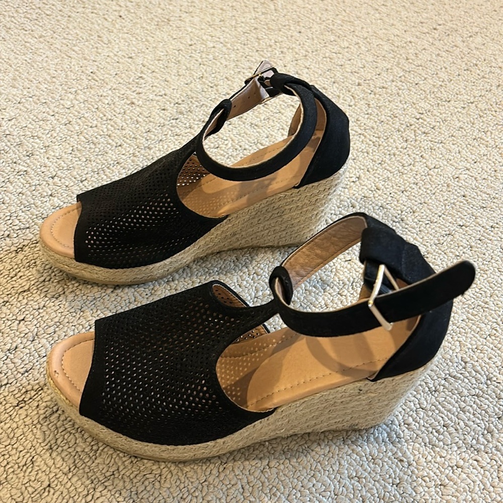 Platform almost new dress sandals